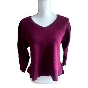 Tahari burgundy merino wool v-neck sweater size large